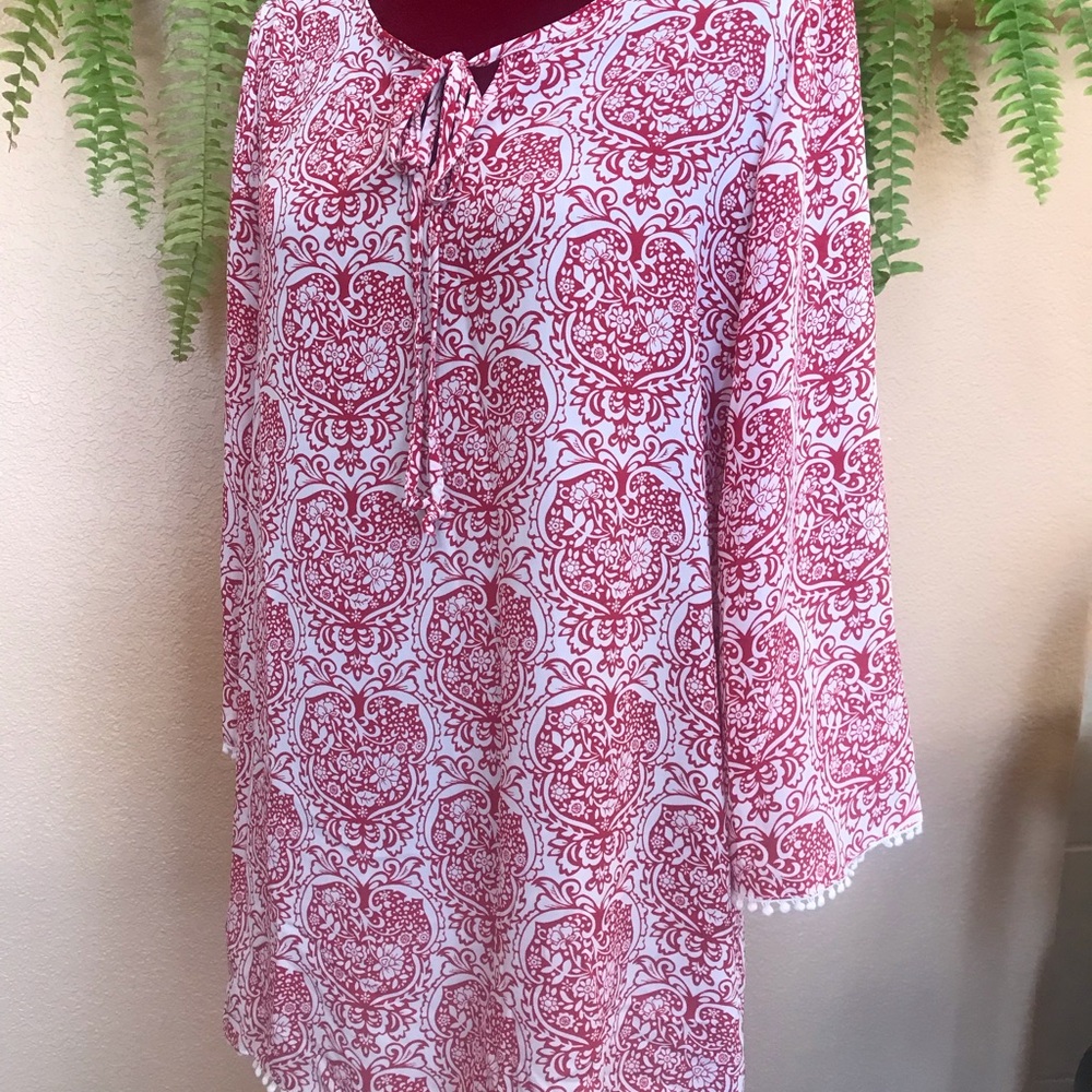 Pretty and silky red and white tunic